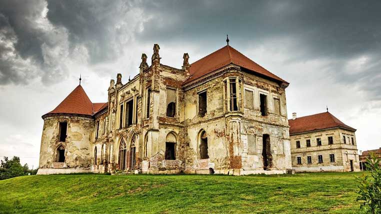 Locuri bântuite România - Castelul Bánffy, Bonțida, Cluj