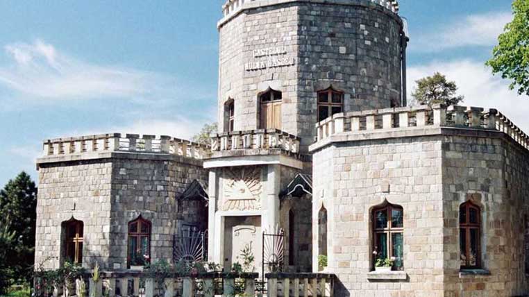 Locuri bântuite România - Castelul Iulia Hașdeu, Câmpina