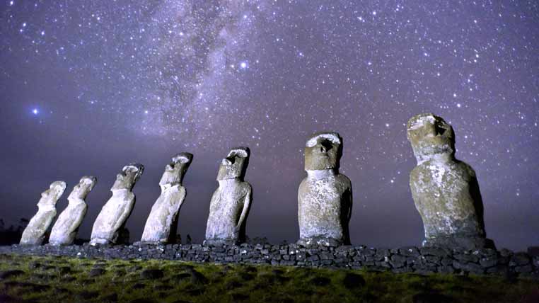 Statui Rapa Nui Insula Paștelui - Semnale în spațiu