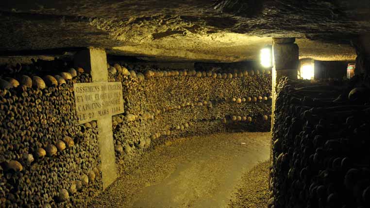Cele mai sinistre locuri din lume - Catacombele Parisului