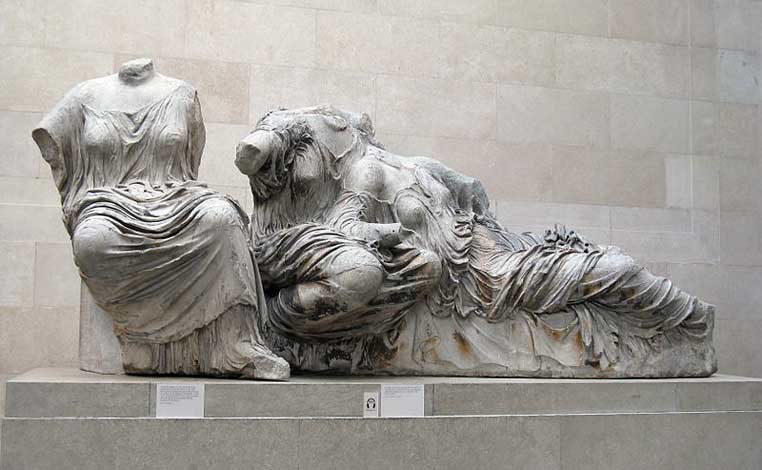 Statuie Hestia, Dione și Afrodita